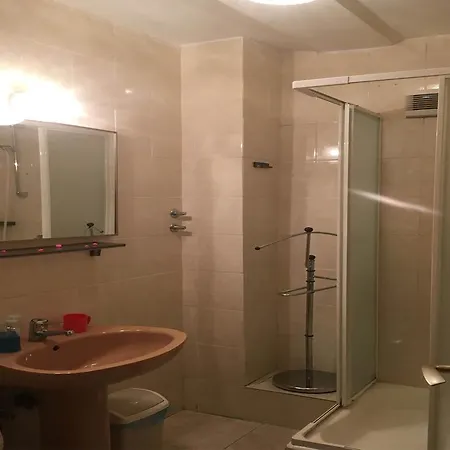 Alojamento de Acomodação e Pequeno-almoço Manda Lovran